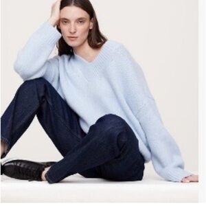 Banana Republic Women's Light Blue V-Neck Sweater